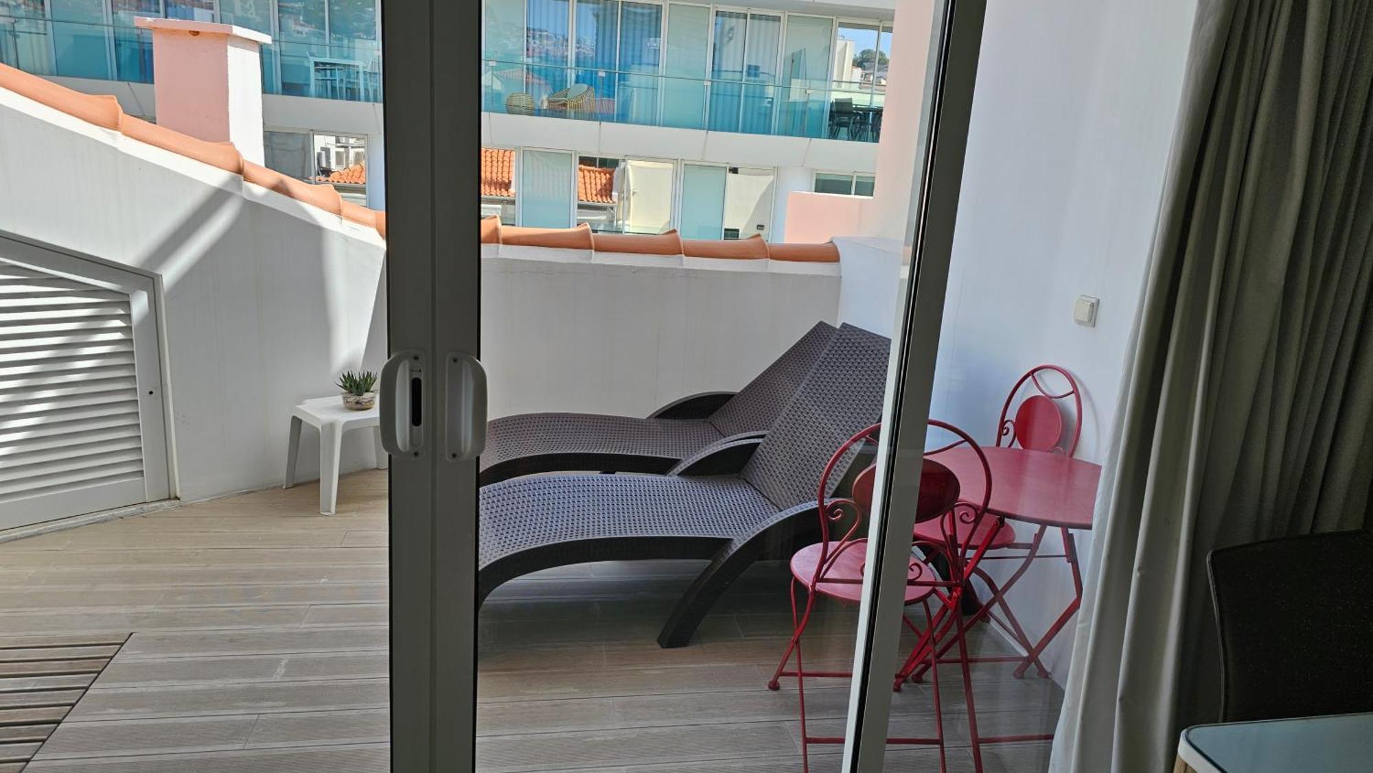 Canavial Terrace@heart Of Apartment *